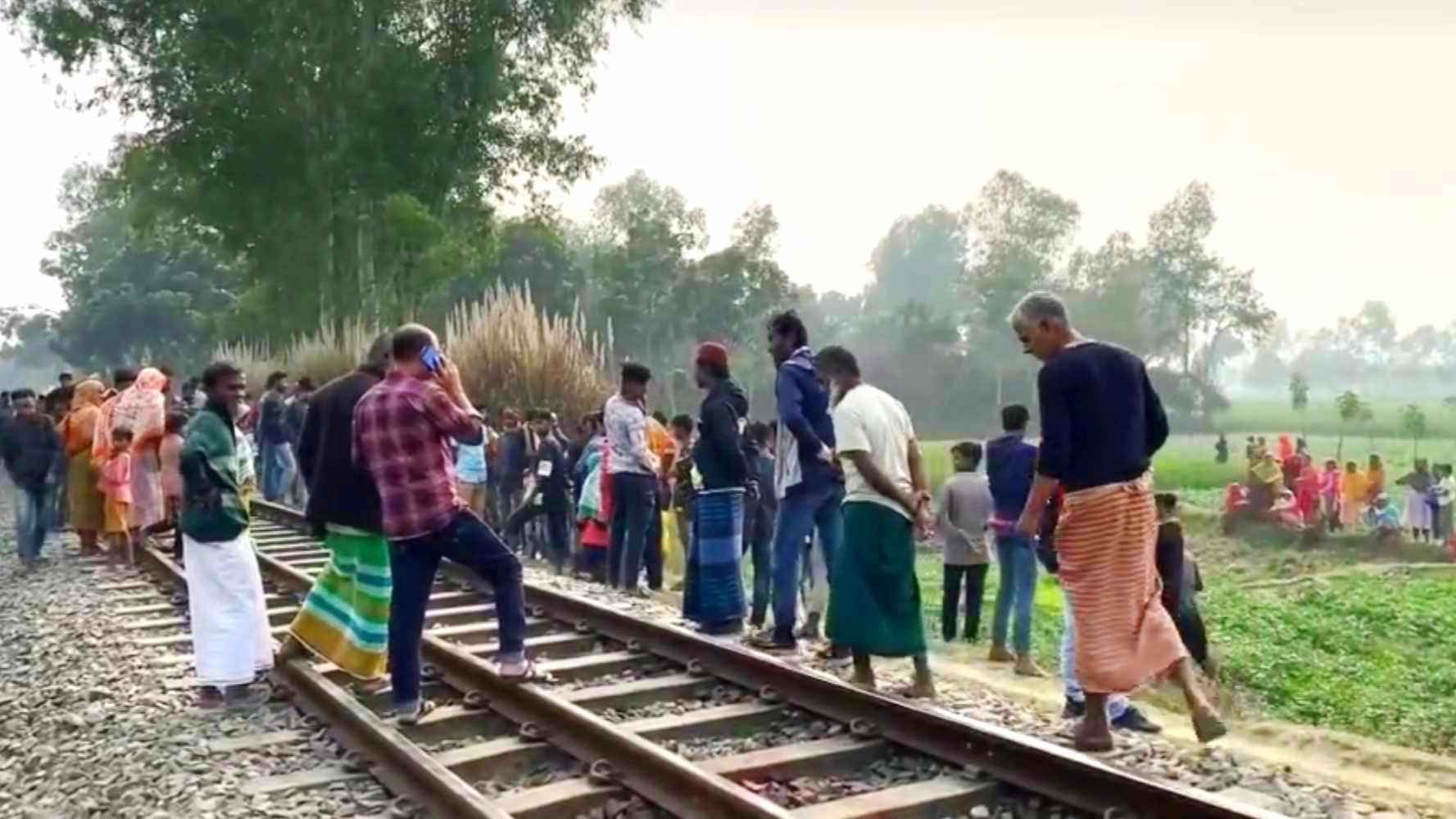 ঠাকুরগাঁওয়ে ট্রেনে কাটা পড়ে রাজমিস্ত্রীর মৃত্যু