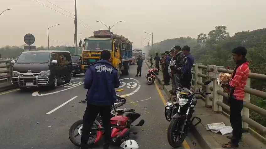 গজারিয়ায় সড়ক দুর্ঘটনায় নিহত ২