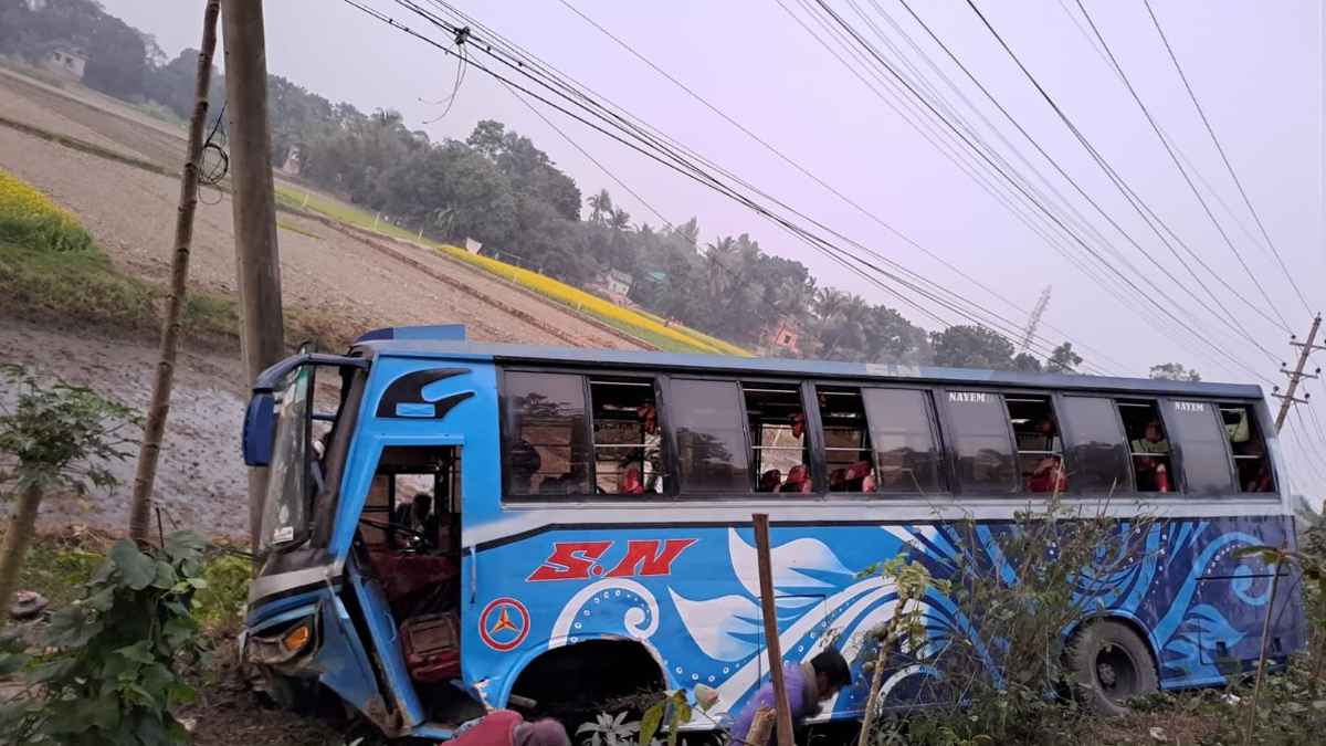 মানিকগঞ্জে বাসচাপায় নিহত ১