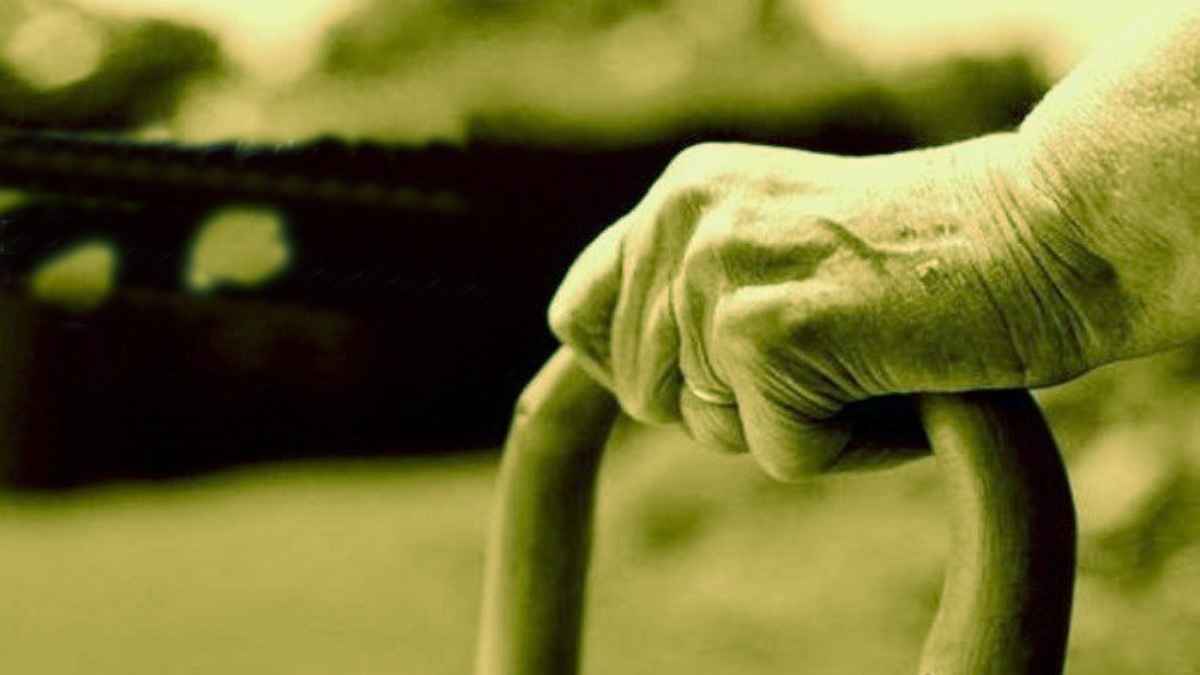 মা-বাবা তুলে গালি দেওয়ার পরিণতি