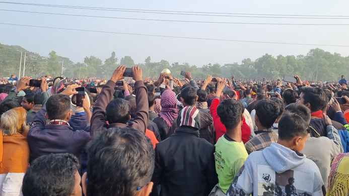 ময়মনসিংহে ২৬৫ বছরের ঐতিহ্যবাহী ‘হুম গুটি’ খেলা দেখতে লাখো জনতা