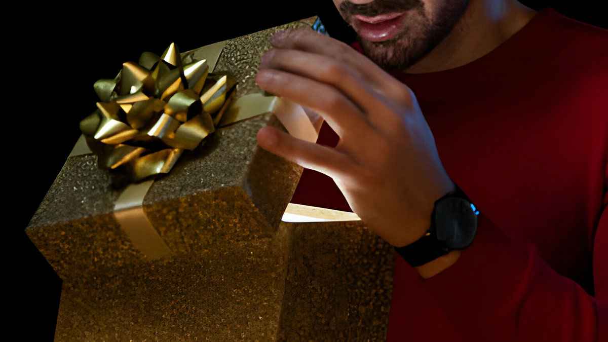 স্বর্ণের গহনা উপহার নেওয়া পুরুষের জন্য জায়েজ?