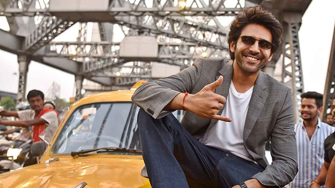 সেনাবাহিনীতে কার্তিক আরিয়ান! 