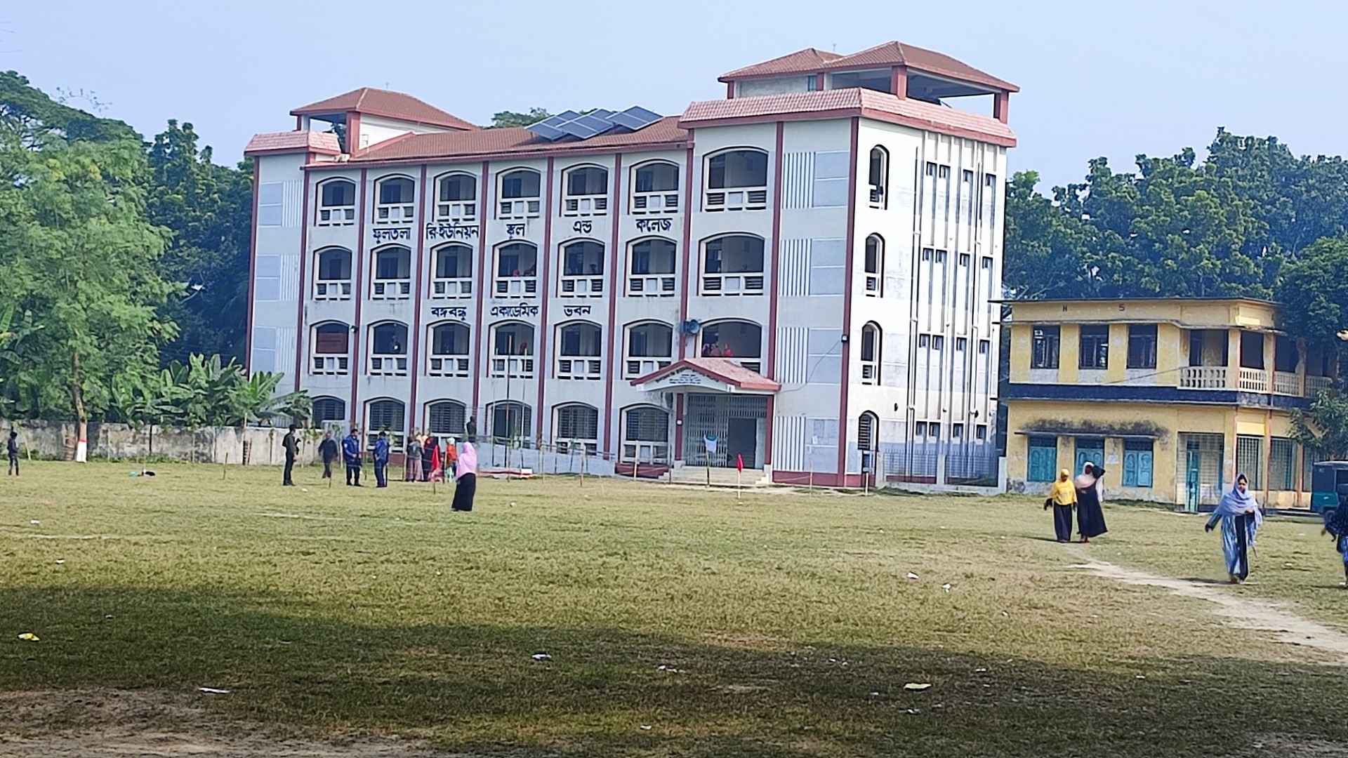 ‘ভোট দেতে আইছি আর গেছি, কোনো আমেজ নাই’