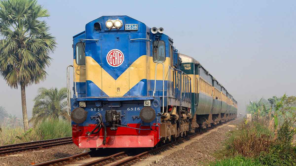 শিবচরে ট্রেনের ধাক্কায় মানসিক ভারসাম্যহীন এক ব্যক্তির মৃত্যু