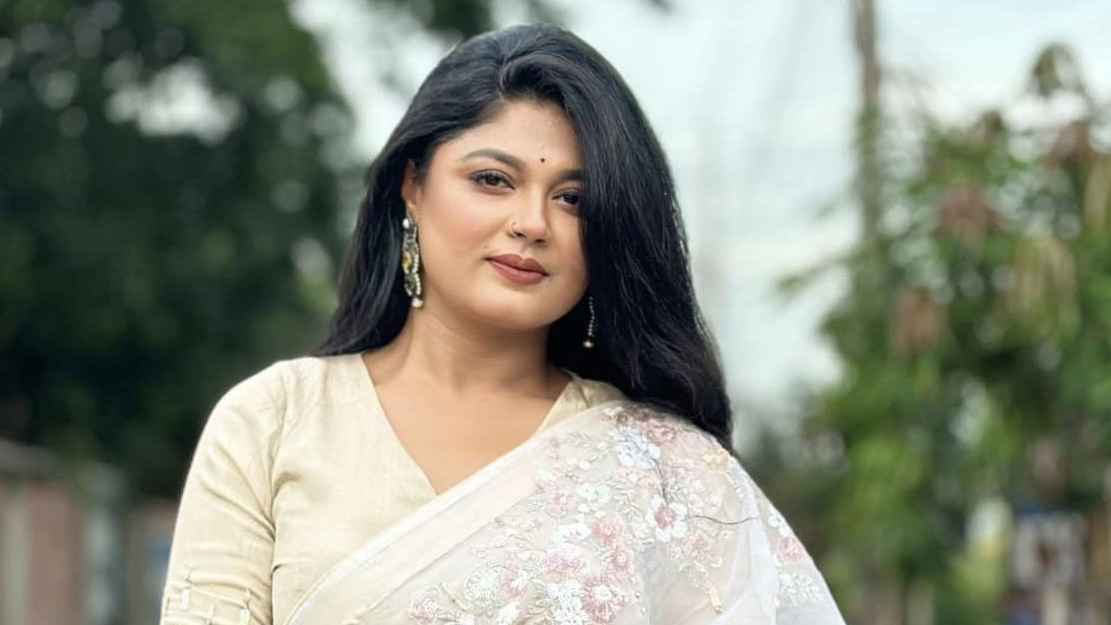 বিয়ে নিয়ে মুখ খুললেন মৌসুমী হামিদ