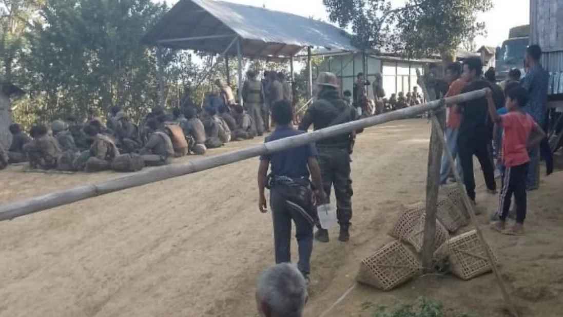 পালিয়ে আসা মিয়ানমারের ১৫১ সেনাকে ফেরত দিল ভারত