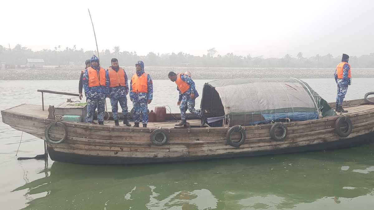নিখোঁজ বাবা-ছেলের সন্ধানে চলছে দ্বিতীয় দিনের অভিযান