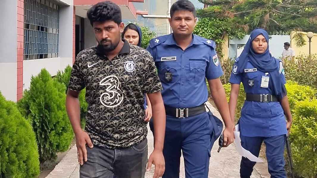 আটটা পরীক্ষা দিয়ে শেষ দিনে ধরা পড়ল ভুয়া পরীক্ষার্থী