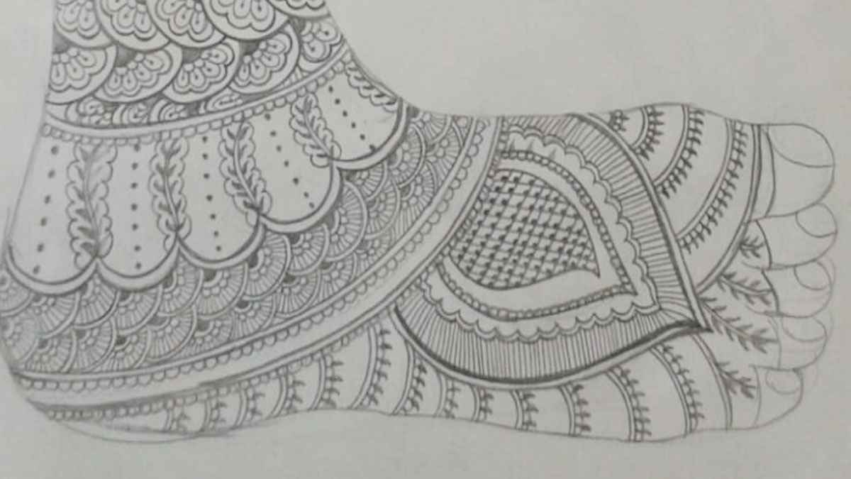 নারীদের পায়ে মেহেদি লাগানো জায়েজ?