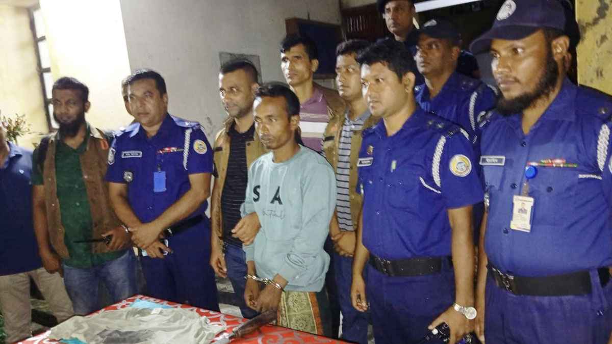 ছেলের দায়ের কোপে প্রাণ গেল মায়ের