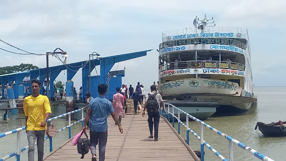 চাঁদপুর থেকে ঢাকা রুটে লঞ্চ চলাচল শুরু