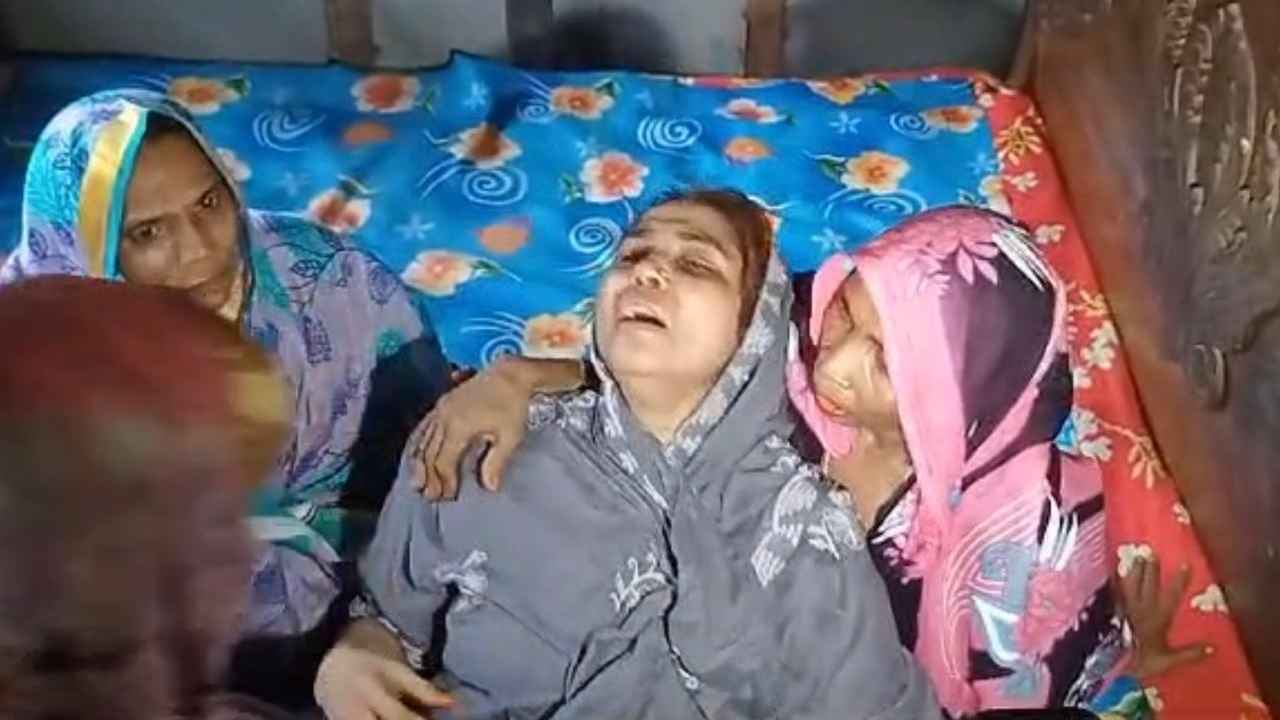 চট্টগ্রামে নিহত কলেজছাত্র শান্তর দাফন সম্পন্ন, বাড়িতে শোকের মাতম