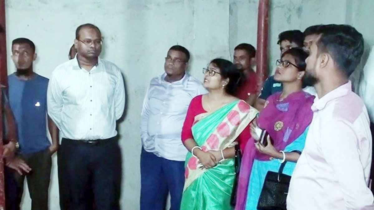 বরিশালের কোল্ড স্টোরেজে আড়াই লাখ ডিম, ৬ পাইকারকে জরিমানা