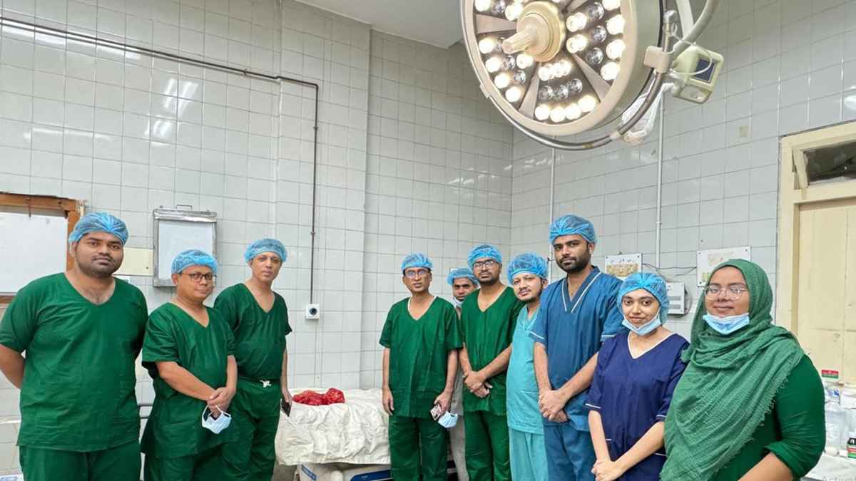 ৫০ কেজি ওজনের রোগীর পেটে ১২ কেজি টিউমার