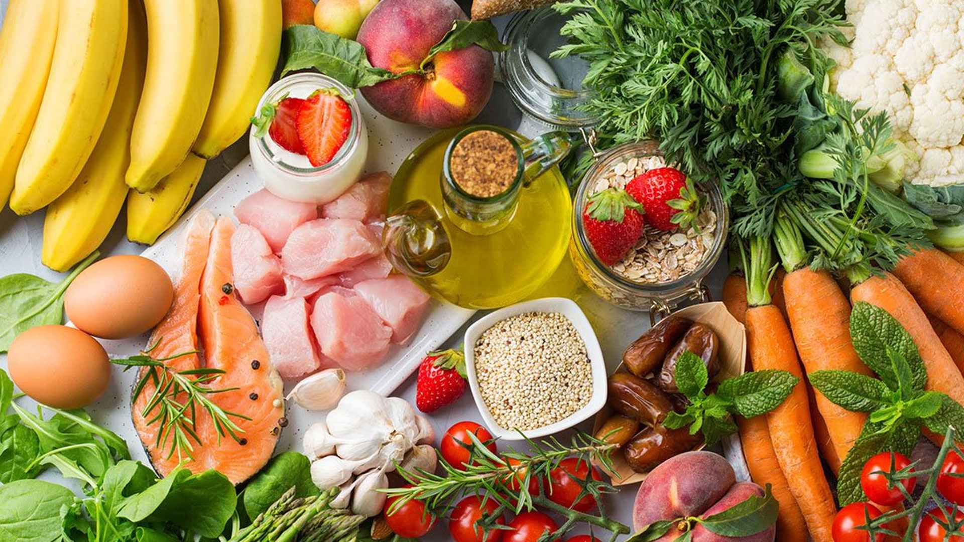 ক্যানসারের ঝুঁকি এড়াতে খাদ্যতালিকায় রাখুন এসব খাবার