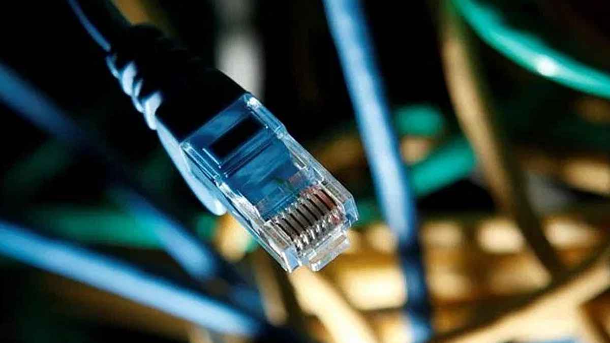 নেট সংযোগ চালু, এখনই চলবে না ফেসবুক-ইউটিউব