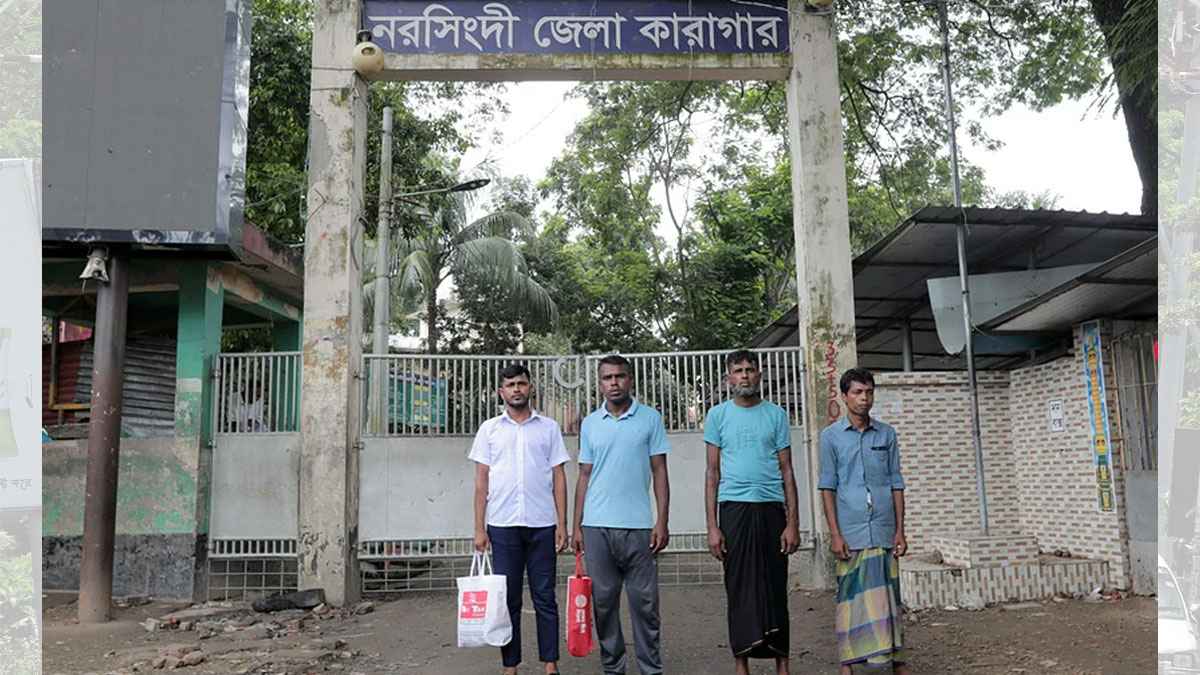 কারাগার থেকে পালানো ২৬১ কয়েদির আত্মসমর্পণ, বাকিদের জন্য মাইকিং