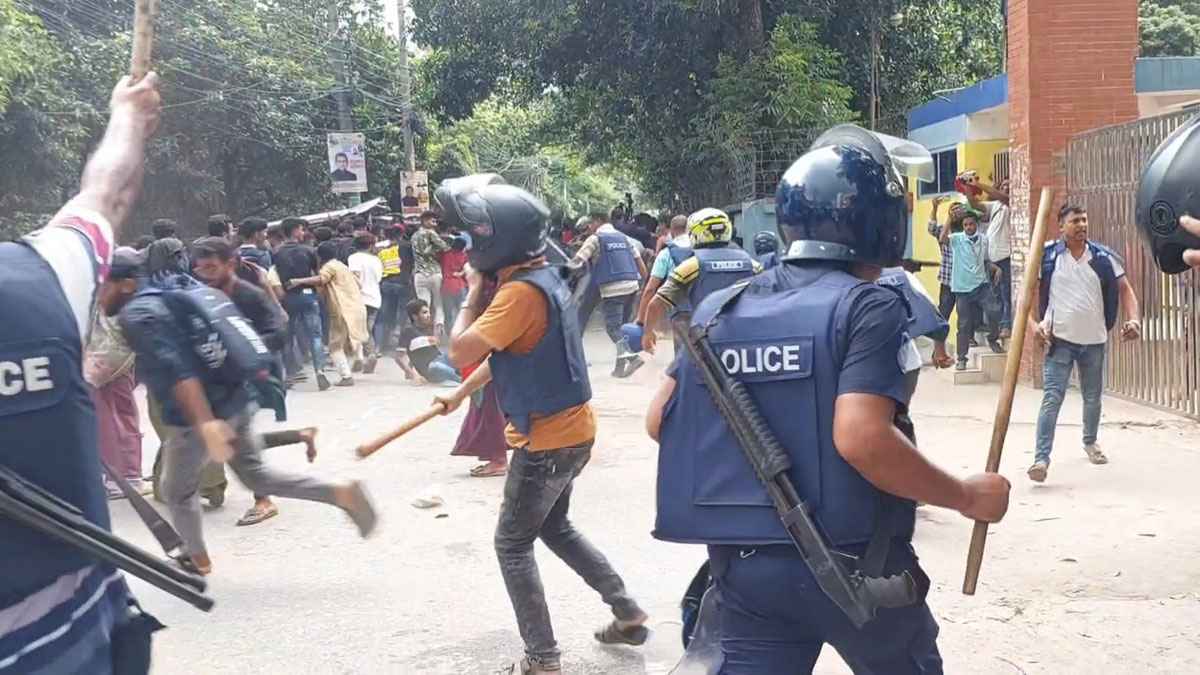 কোটা আন্দোলন: সাতক্ষীরায় ১২ শিক্ষার্থী রিমাণ্ডে
