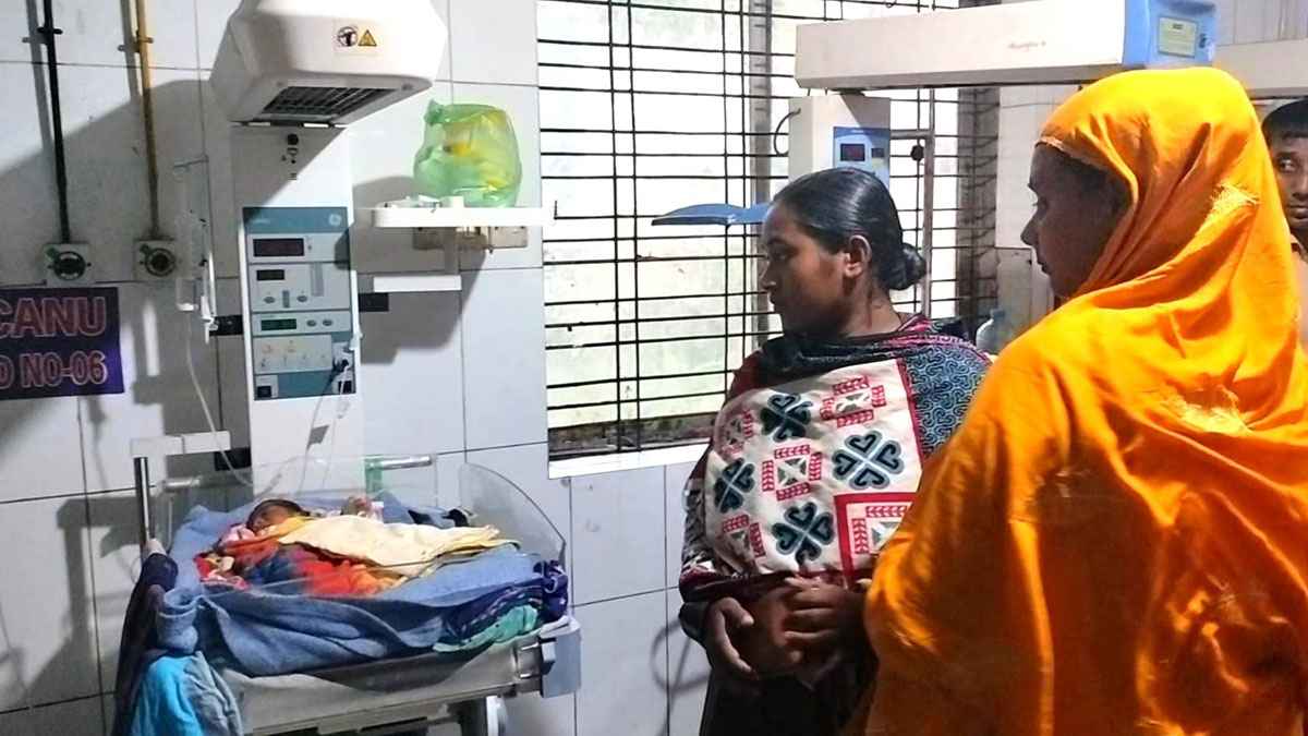 নবজাতক শিশুকে হাসপাতালে রেখে অভিভাবক উধাও