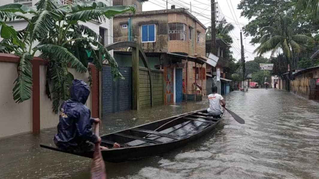 সুনামগঞ্জে বন্যা পরিস্থিতির অবনতি, ডুবছে শহরে বিভিন্ন এলাকা