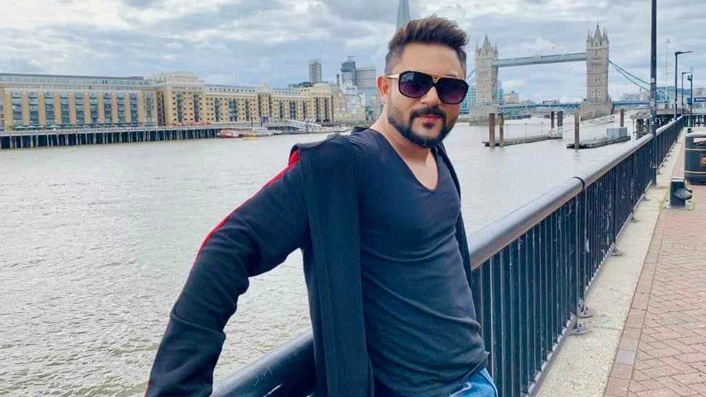 রেস্তোরাঁর মালিককে মেরে ক্ষমা চাইলেন সোহম