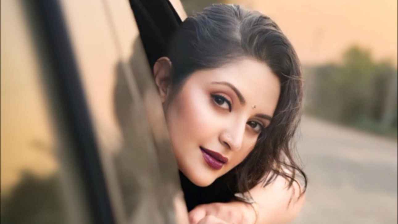 জামিন পেয়েই কাকে বিদায় জানালেন পরীমণি?