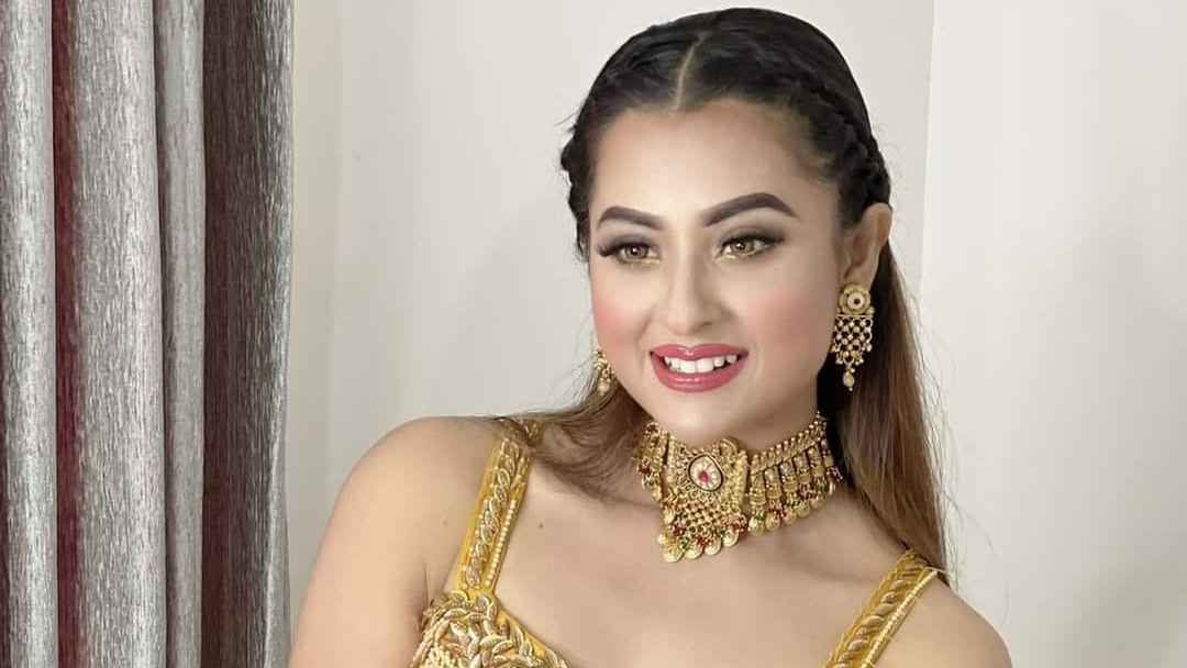 ইকবালের পর আরও এক পরিচালক বাদ দিলেন বুবলীকে