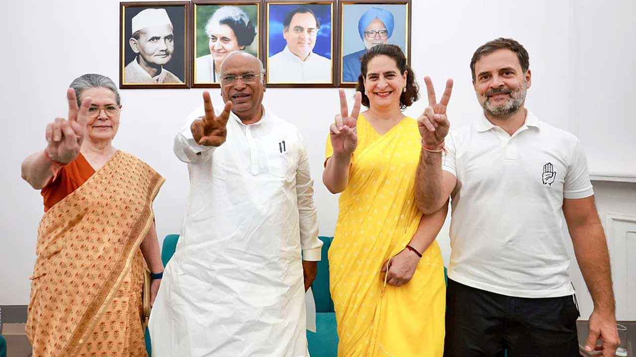 ‘ফিনিক্স পাখি’ হয়ে ঘুরে দাঁড়ালো কংগ্রেস!