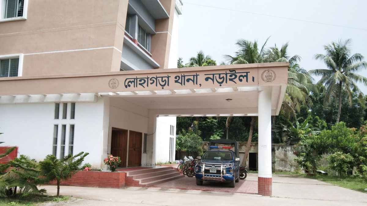 বান্ধবীদের সঙ্গে বেড়াতে গিয়ে ধর্ষণের শিকার স্কুলছাত্রী