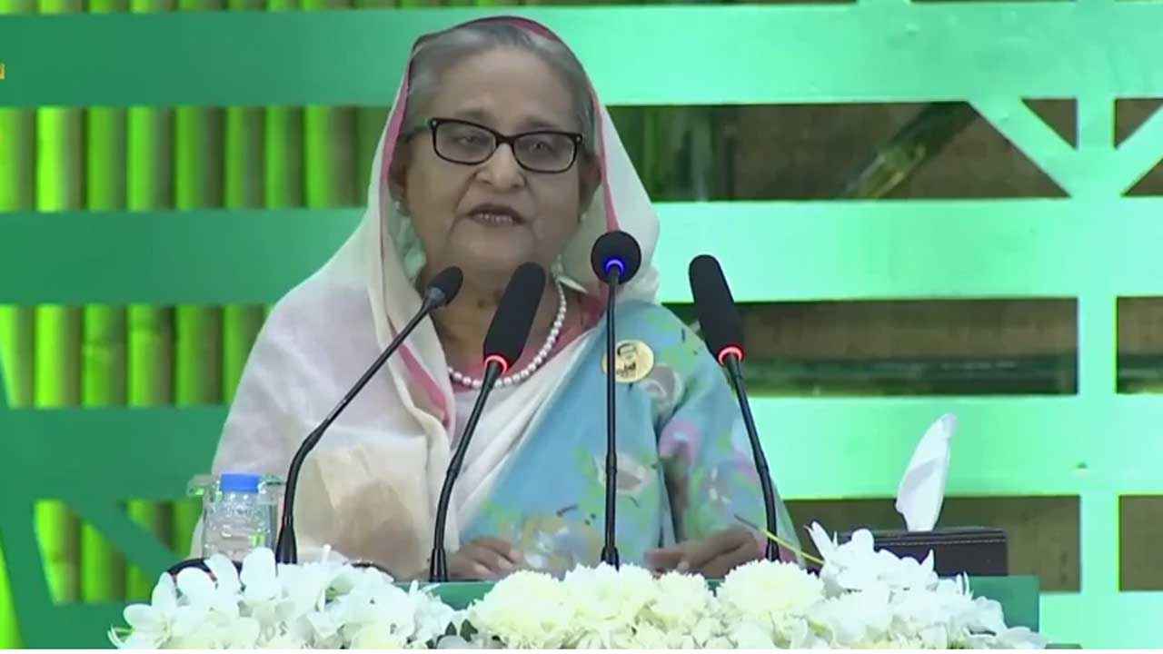 আমরা গাছ লাগাই, বিএনপি আন্দোলনের নামে করে ধ্বংস: প্রধানমন্ত্রী