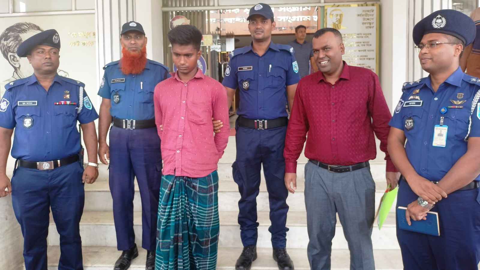 রংপুরে ৯ মামলার আসামি ডাকাত সরদার জাকির গ্রেফতার