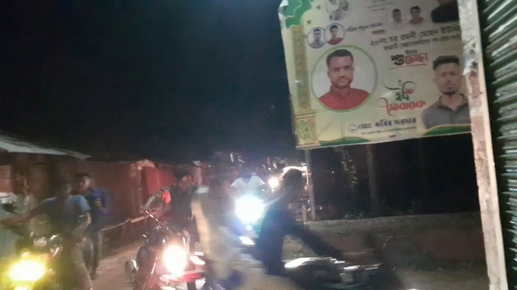 লক্ষ্মীপুরে হত্যা মামলার আসামির মোটরসাইকেল শোডাউন 