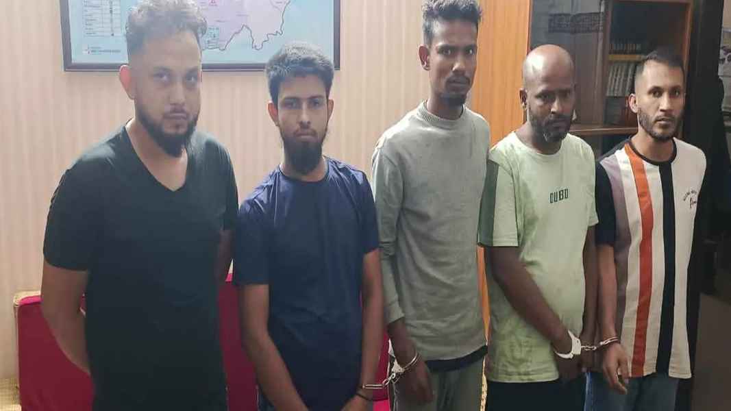 চিনি ছিনতাই, ছাত্রলীগ-ছাত্রদলের ৫ নেতা আটক