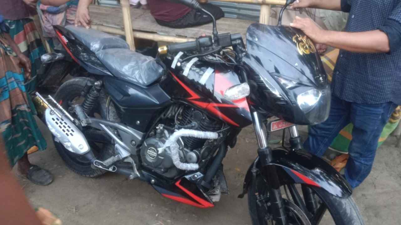 শখের মোটরসাই‌কেল কি‌নে বা‌ড়ি ফেরা হ‌লো না যুবকের