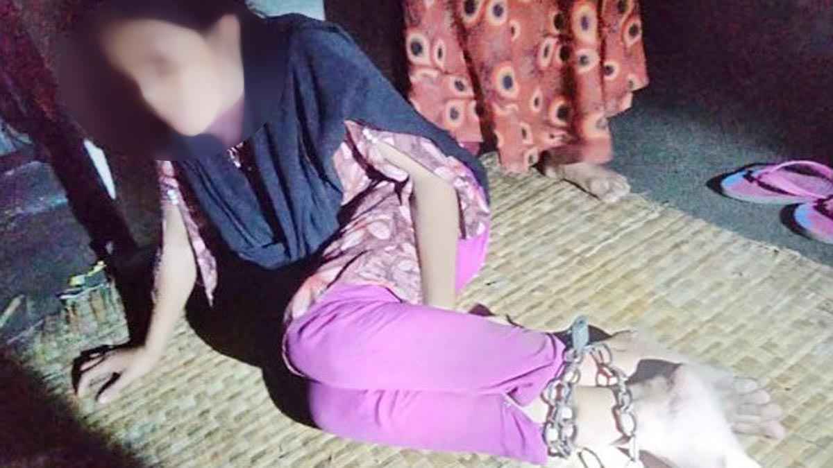 স্বামীর বাড়িতে না যাওয়ায় স্কুলছাত্রীকে শিকলে বেঁধে নির্যাতন