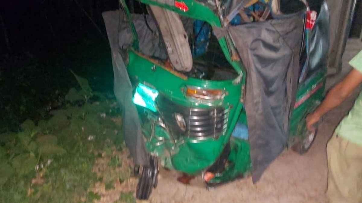 ঝালকাঠিতে গাড়িচাপায় সিএনজি চালক সহ নিহত ২