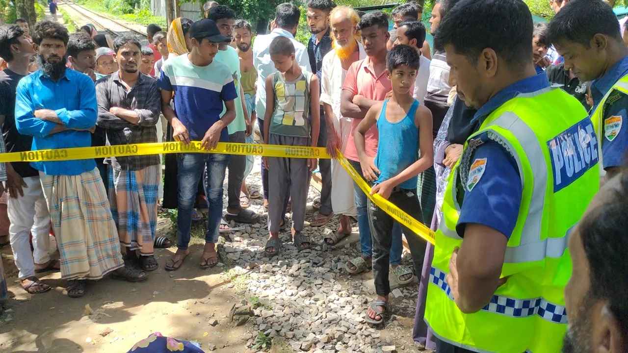 চট্টগ্রামে ট্রেনের ধাক্কায় বৃদ্ধা নিহত