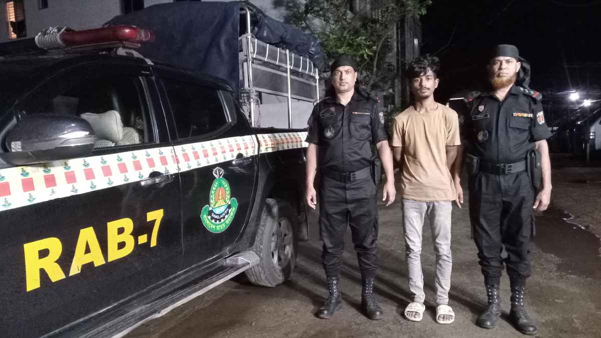 ফেনীর হত্যা মামলার আসামি নারায়ণগঞ্জ থেকে গ্রেফতার