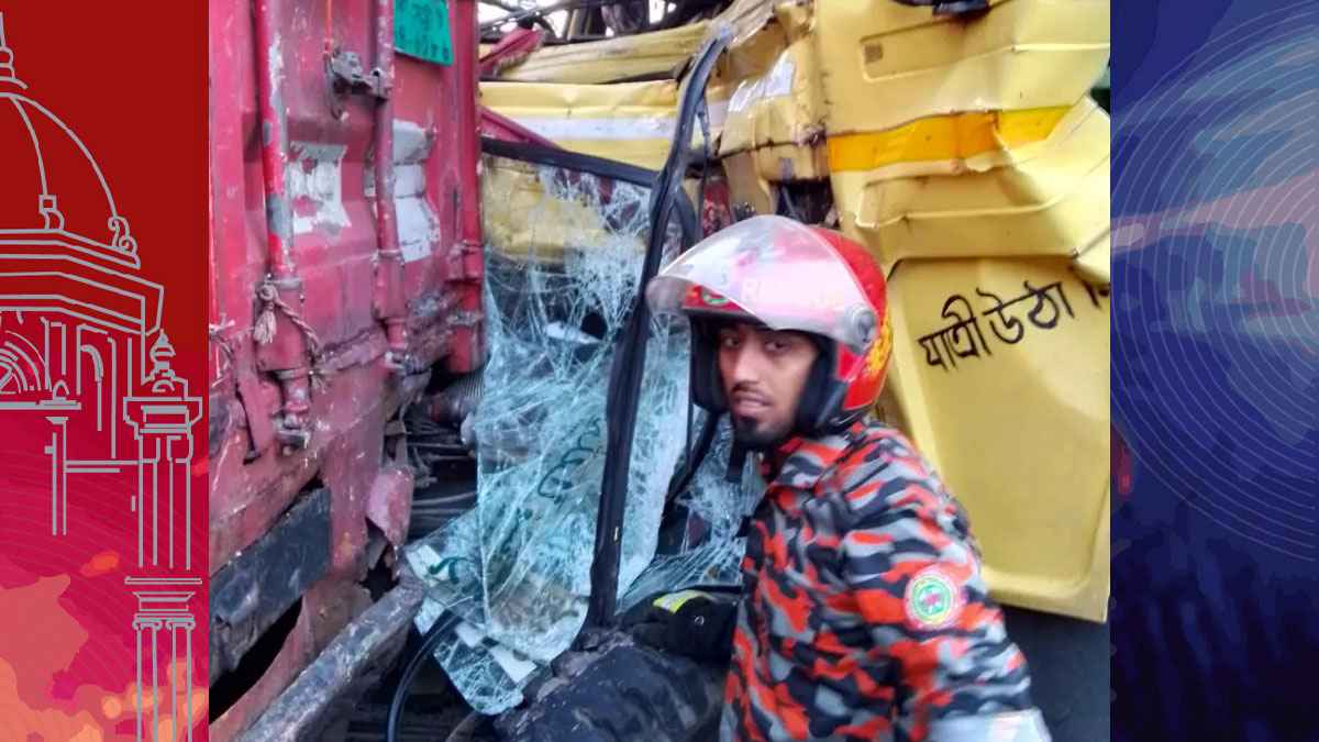 দুই কাভার্ডভ্যানের মাঝে আটকে ২ ভাইয়ের মৃত্যু