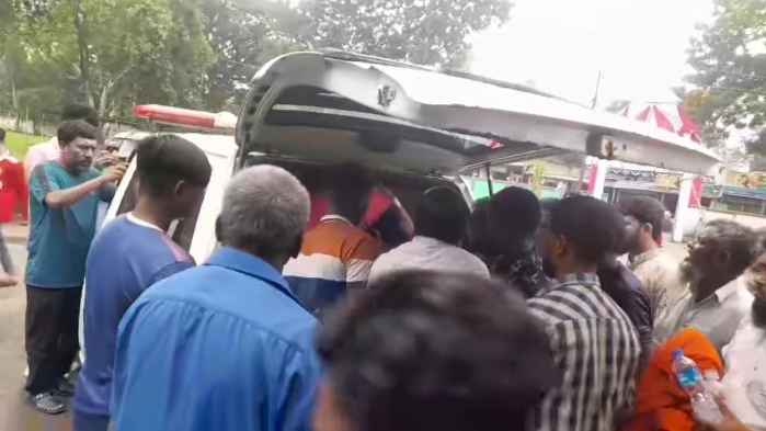 বন্ধুর পুরুষাঙ্গ কেটে নিজের পুরুষাঙ্গও কাটলেন যুবক