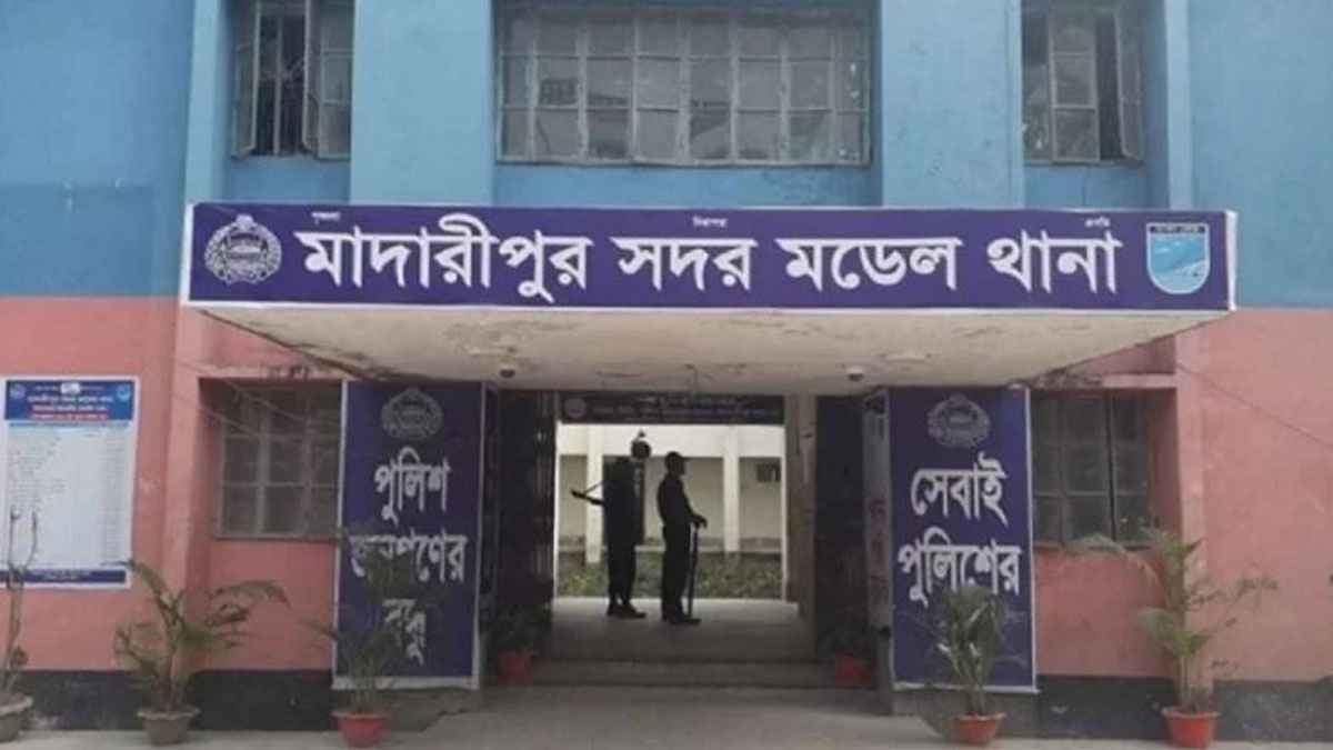 সাবেক স্ত্রীর সঙ্গে কথা বলা নিয়ে ২ পক্ষের সংঘর্ষ, পুলিশসহ আহত ১৫