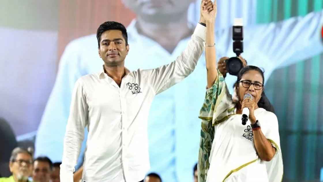 ইন্ডিয়া জোটের বৈঠকে মমতার পক্ষে অভিষেক