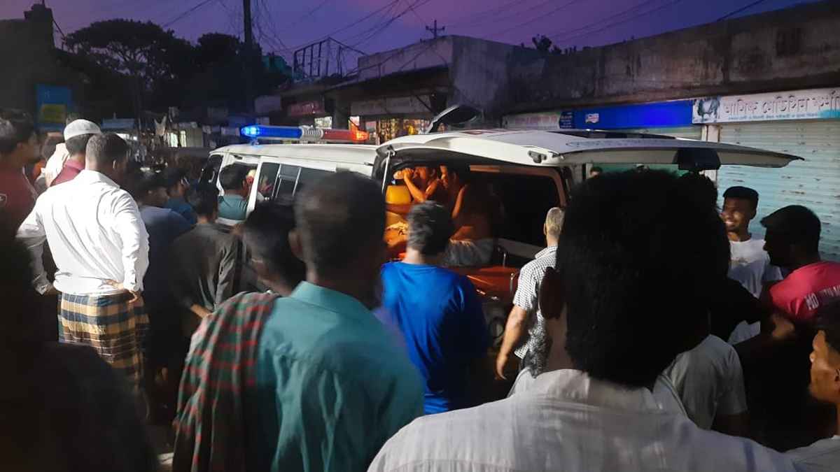 গজারিয়ায় আ.লীগের দু’গ্রুপের সংঘর্ষে গুলিবিদ্ধ ৬