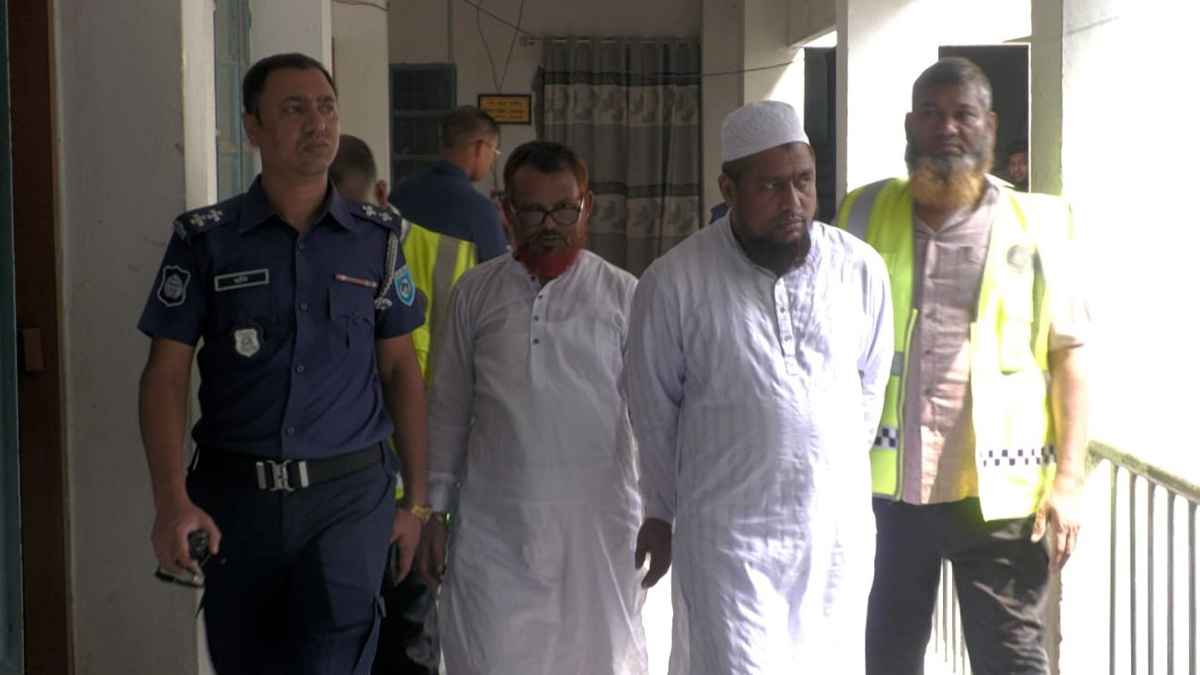 হজে নিয়ে যাওয়ার কথা বলে প্রতারণা, গ্রেফতার ২