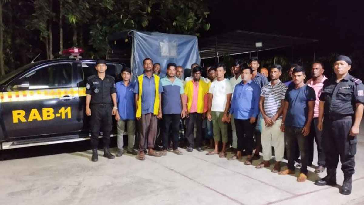 নোয়াখালীতে সড়কে চাঁদাবাজি, নগদ টাকাসহ গ্রেফতার ৩৪