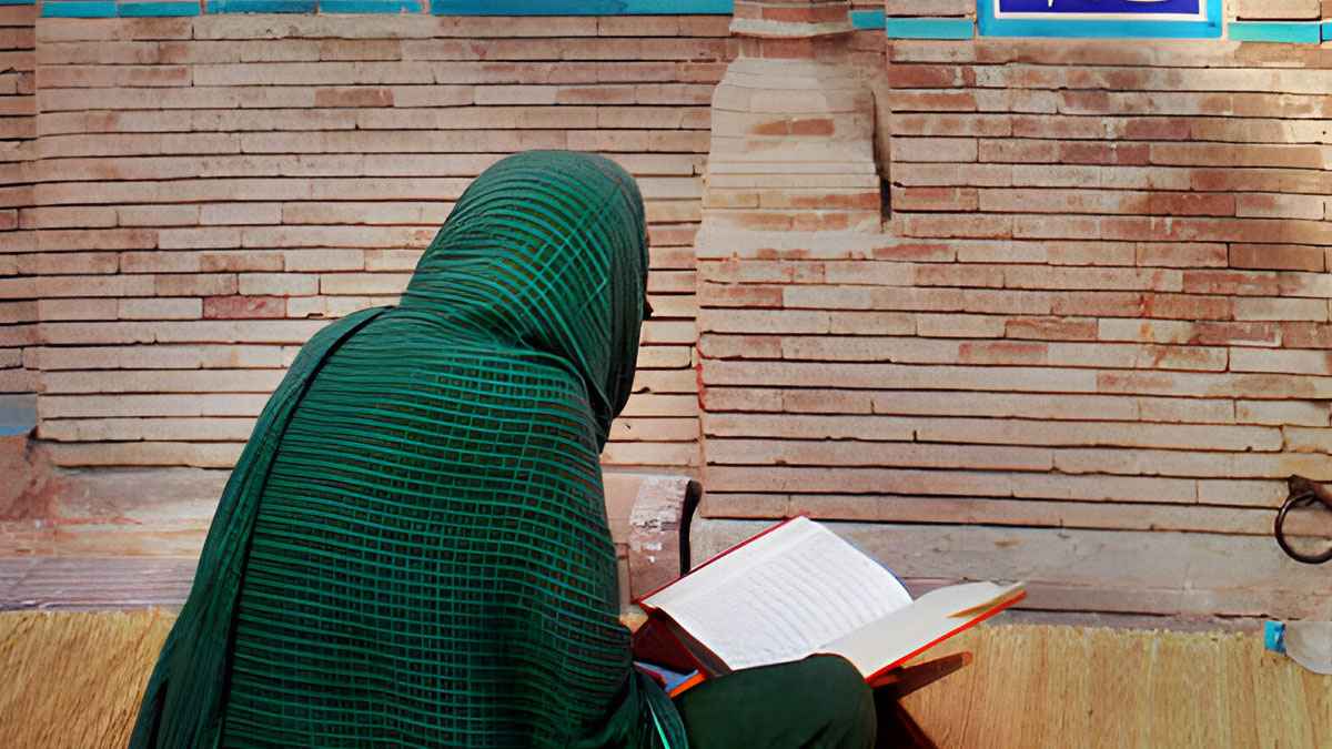 রাতে যে সুরা পড়লে দরিদ্র কাছে ঘেঁষতে পারবে না