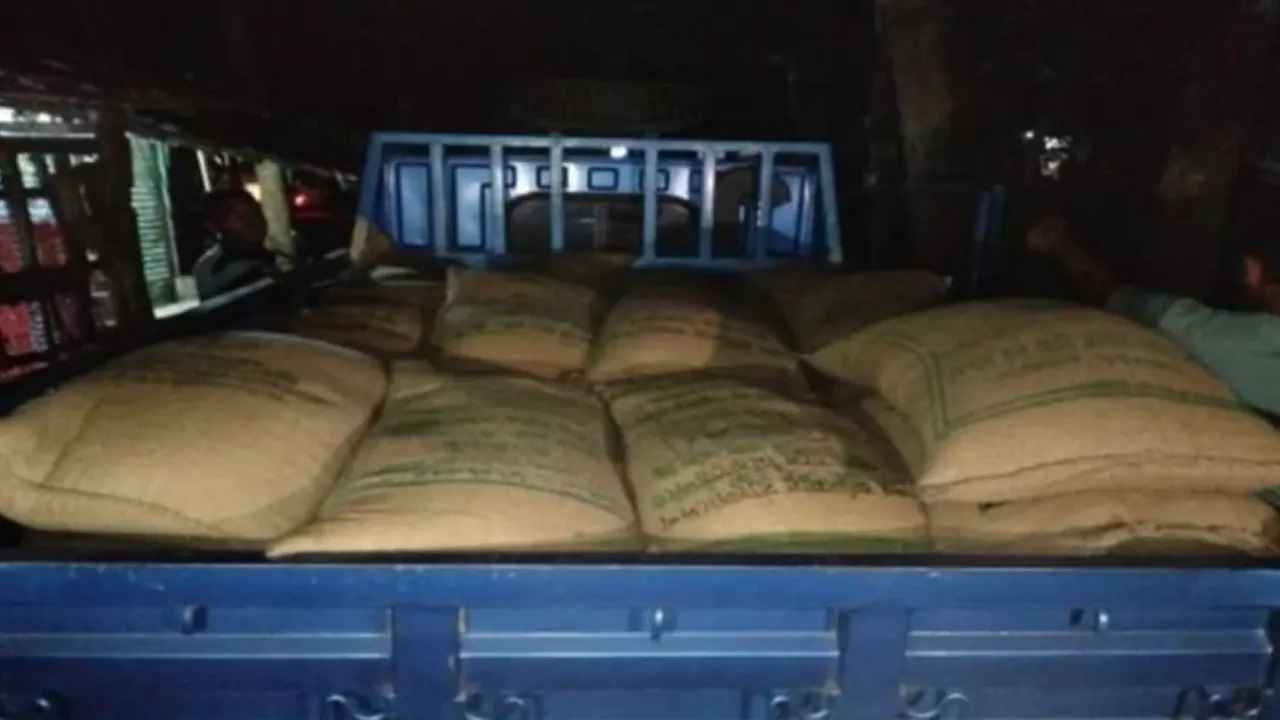 হাজীগঞ্জে ৮৩ বস্তা সরকারি চাল উদ্ধার, আটক ২