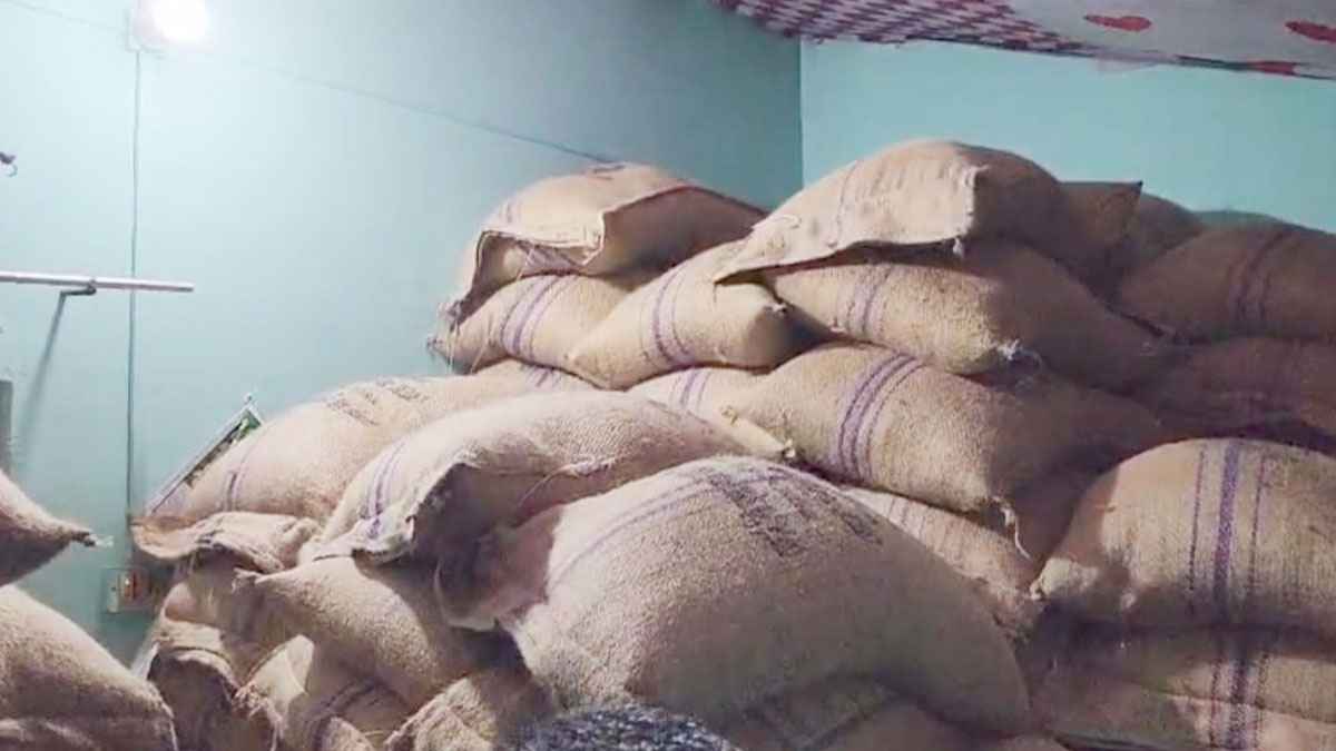 ইউপি চেয়ারম্যানের ঘরে মিলল সাড়ে ১৭ টন সরকারি চাল