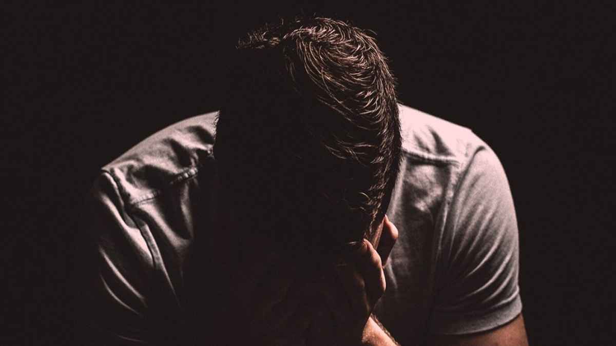 মুমিনের গুনাহ লিখতে ফেরেশতার গড়িমসি